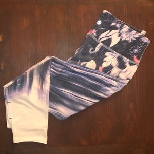 lululemon athletica UNIQUE wunder under crop